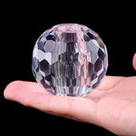boule cristal transparente facettes géométriques moderne décoration intérieure contemporain ornement