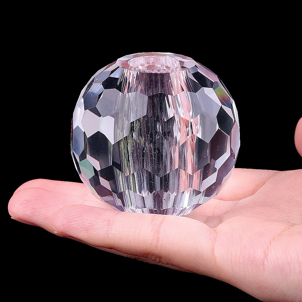 boule cristal transparente facettes géométriques moderne décoration intérieure contemporain ornement