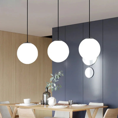 Suspension boule LED acrylique blanc laiteux moderne salon