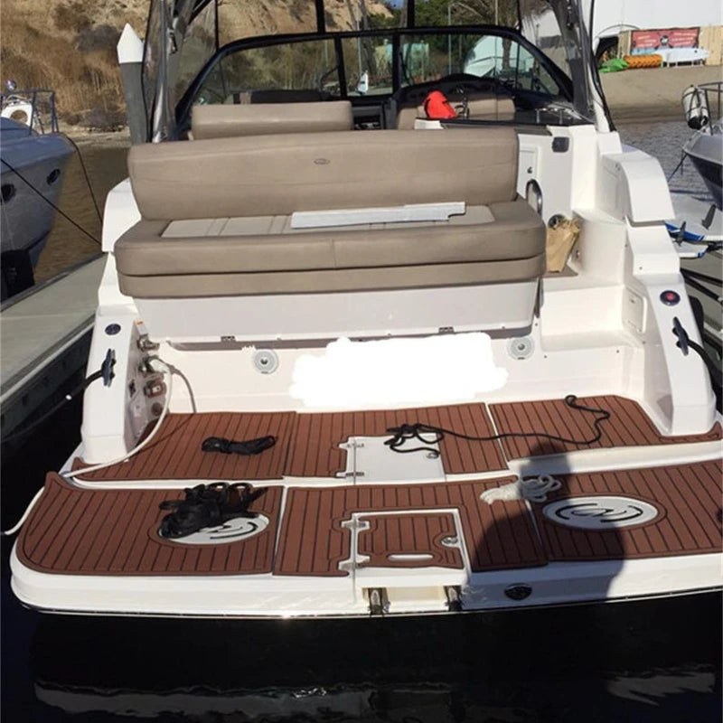 tapis sol bateau marron foncé texture bois cockpit swim platform autoadhésif moderne nautique