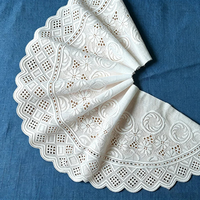 dentelle brodée blanche motif floral robe classique décoration couture DIY