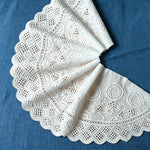 dentelle brodée blanche motif floral robe classique décoration couture DIY