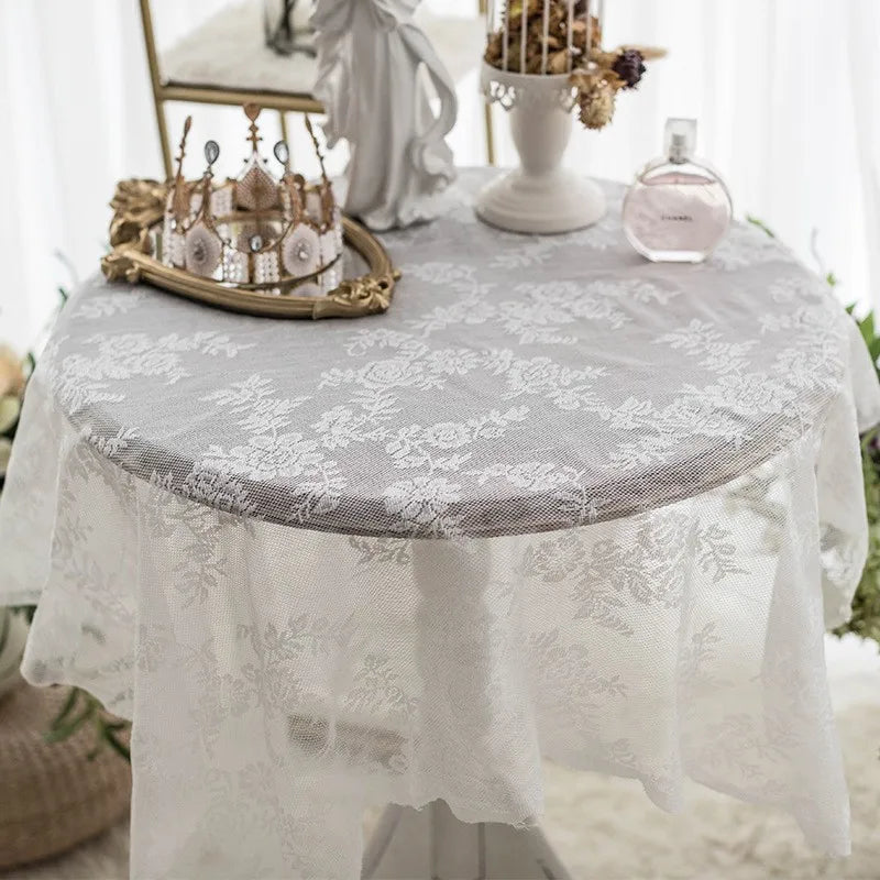 nappe table dentelle florale gris clair blanc saison mariage translucide classique romantique mariage fête