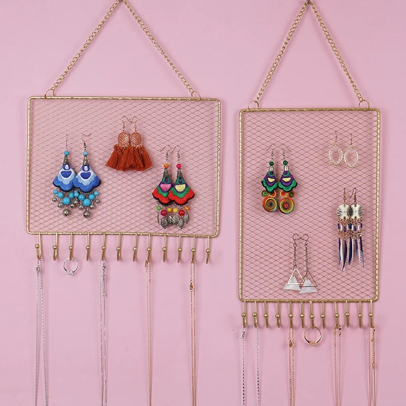 porte bijoux mural or maille fine moderne fixé chaîne boucles d'oreilles bracelets colliers
