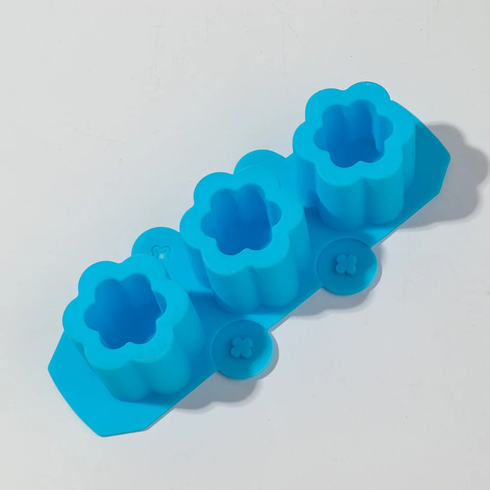 moules gâteaux silicone étoiles fleurs violet rouge bleu moderne motifs géométriques opaques