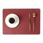 serviettes table moderne bleu marine vert foncé texture cuir minimaliste respectueux environnement opaques