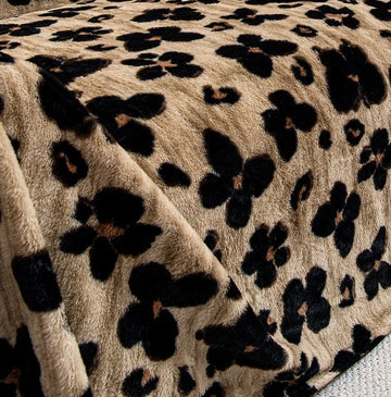 couverture canapé imitation fourrure léopard beige noir moderne salon décoration hiver confortable grande taille