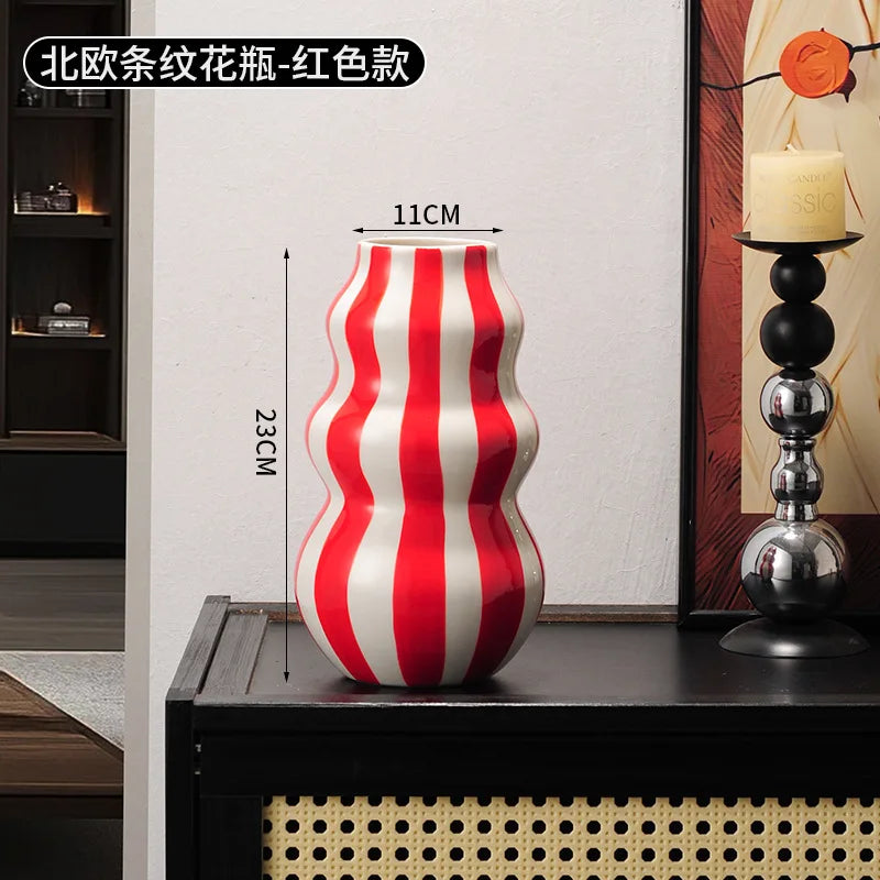 vase céramique rayures vert blanc rouge bleu jaune moderne poignée décoration maison