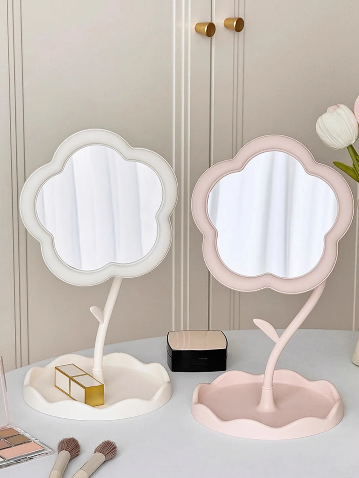 miroir table blanc crème rose poudré floral rangement maquillage bijoux calendrier