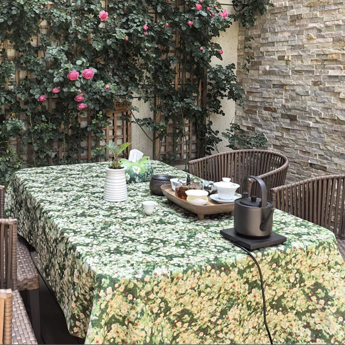 nappe vert fleurs fines coton polyester table maison fête classique assiettes verres