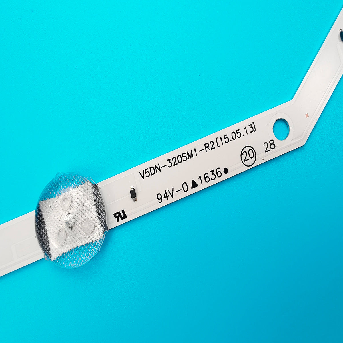 bande lumineuse flexible adhésive blanc lisse moderne connecteur électrique certifiée