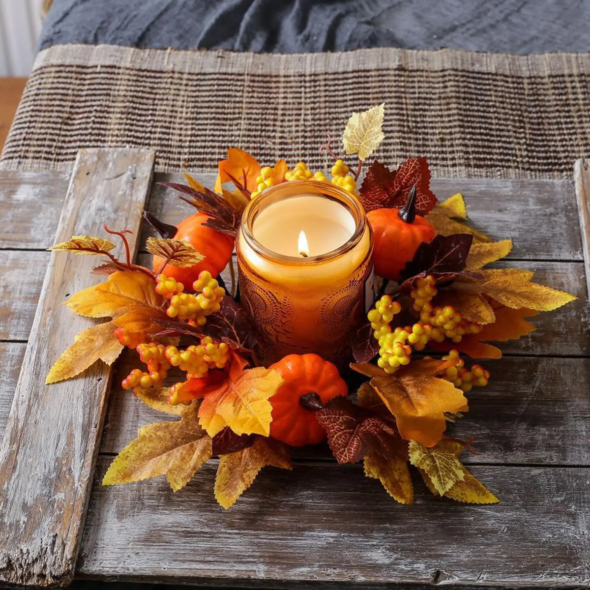 décoration automne feuilles d'érable citrouilles bougies décoratives extérieures orangées rouges jaunes vertes saisonnières