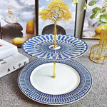 assiettes bleu motif floral tasse blanc classique opacité