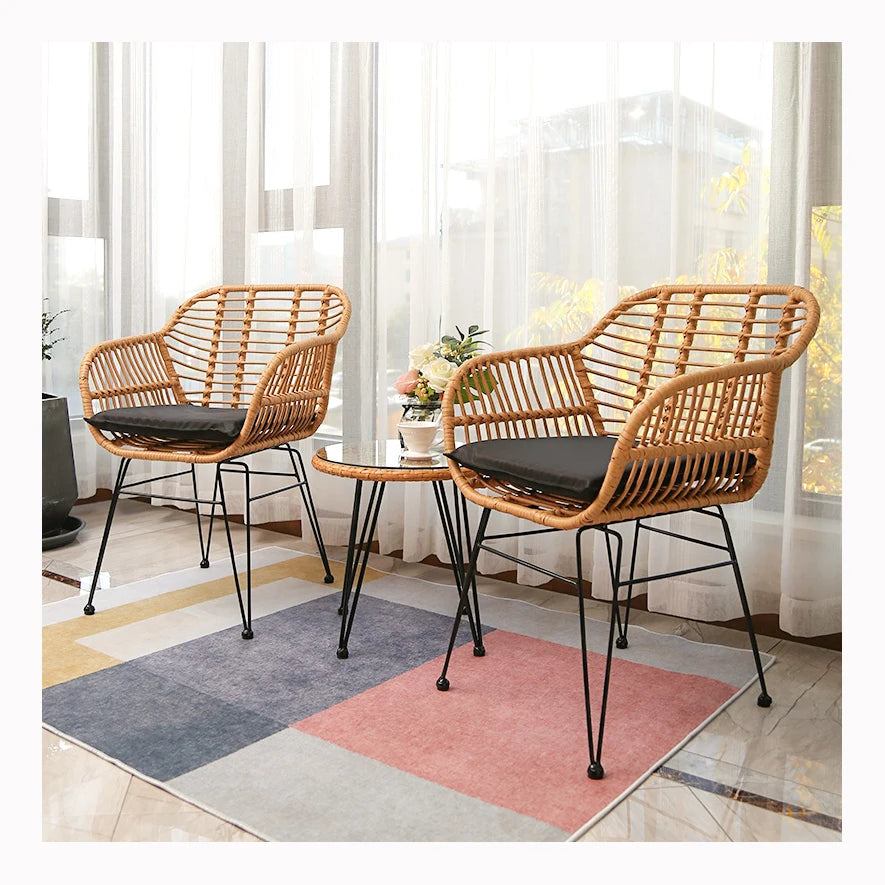 chaise moderne rotin tressée coussin noir blanc beige