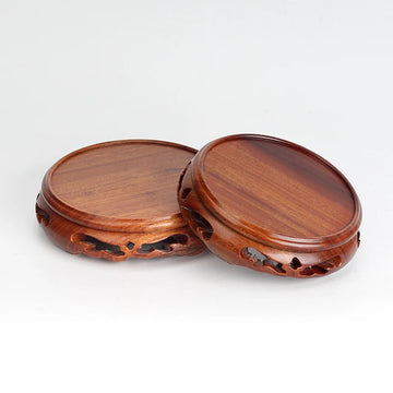 support bois marron sculpté artisanal traditionnel objets ronds décoration intérieure classique luxueuse