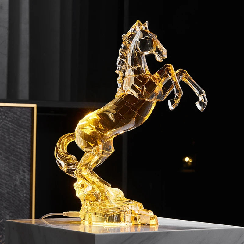 décoration moderne cheval cristal transparent facettes base rocher éclairage chambre