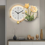 horloge murale moderne élégante fleurs tulipes relief chiffres arabes beige or jaune vert
