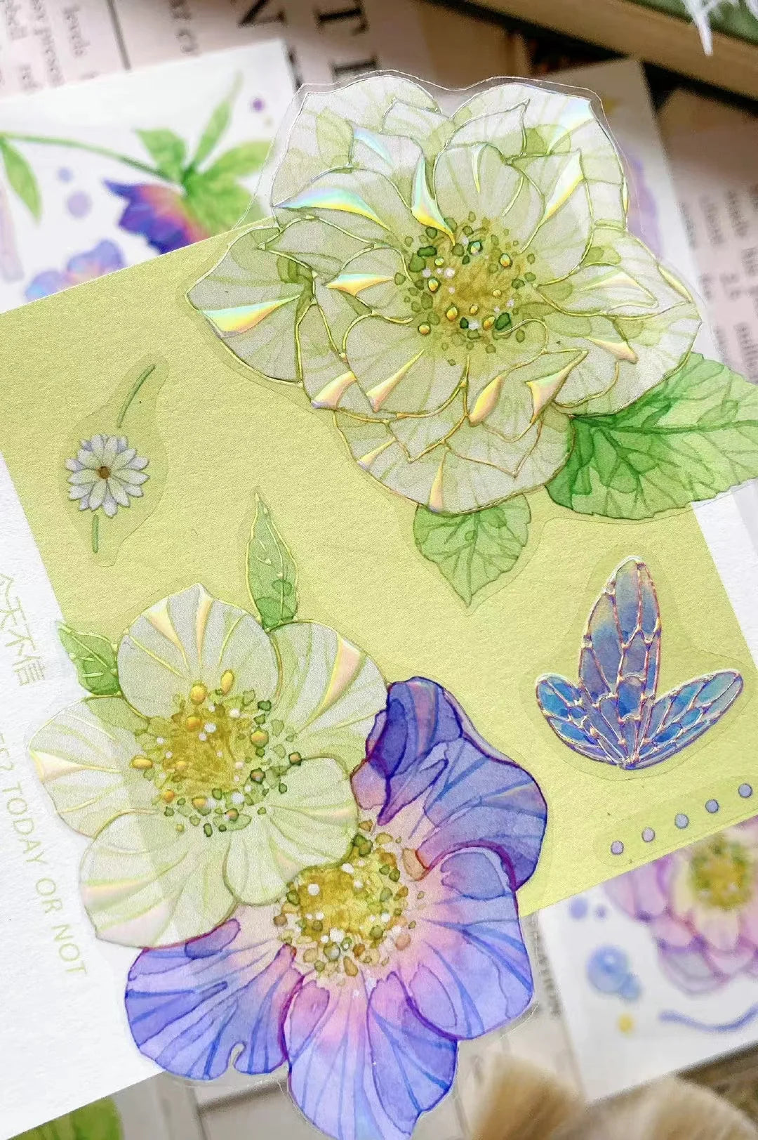 autocollants fleurs vert clair blanc bleu violet jaune paillettes artistiques détaillés 10mètres 6cm large