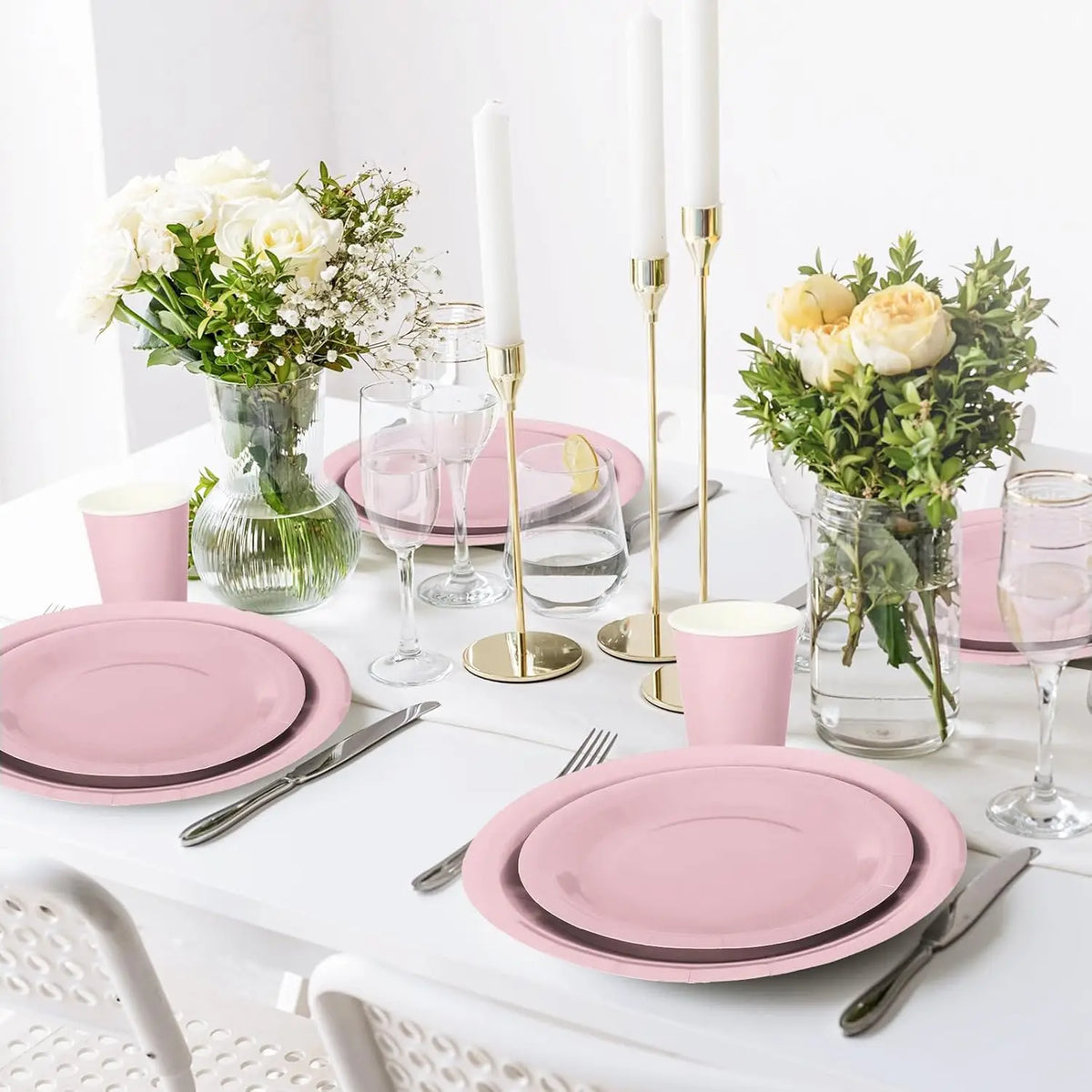 vaisselle jetable moderne rose assiettes fourchets couteaux verres serviettes anniversaire enfants fête