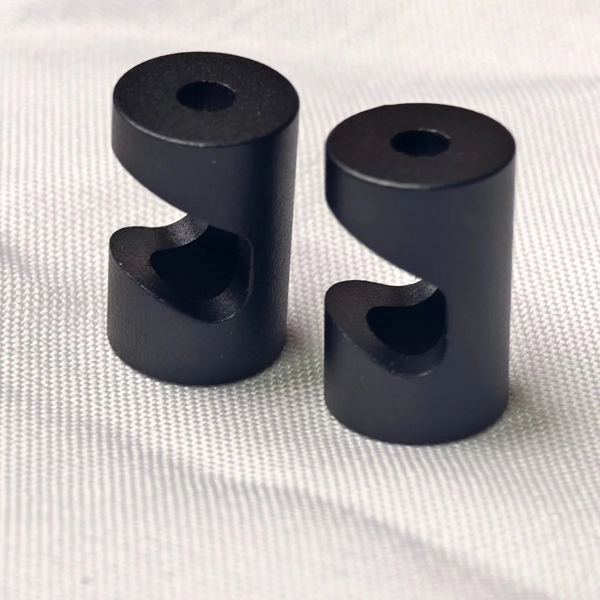 supports câble noir modernes lustres suspendus clip montage mur