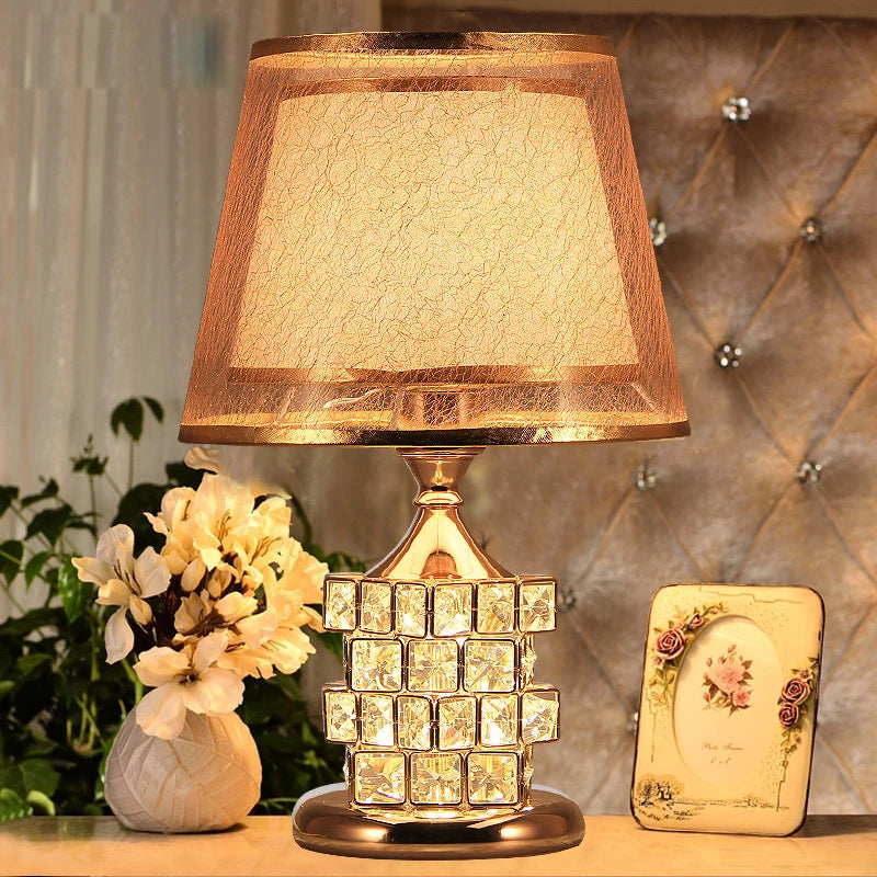 Lampe de chevet cristal dorée avec abat-jour blanc