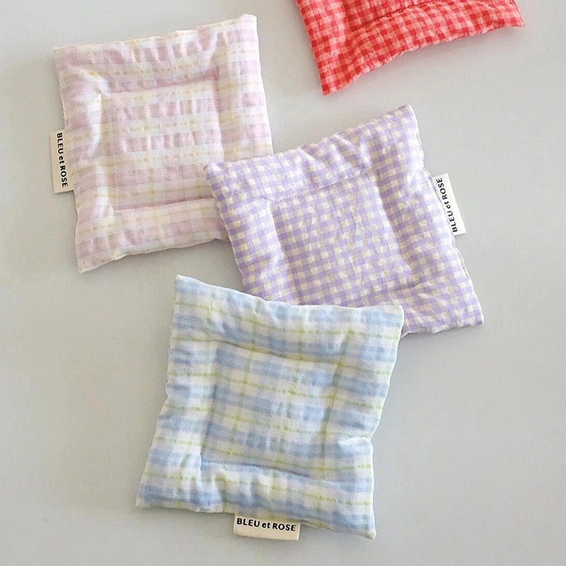 protector cushions pattern checkerboard colors violet rose white blue red green yellow