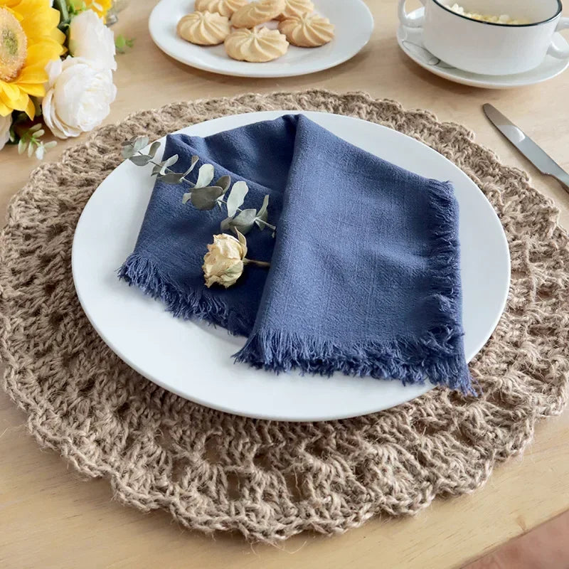 serviettes table carrées franges bleu marine rose clair gris blanc vert pastel moderne rustique
