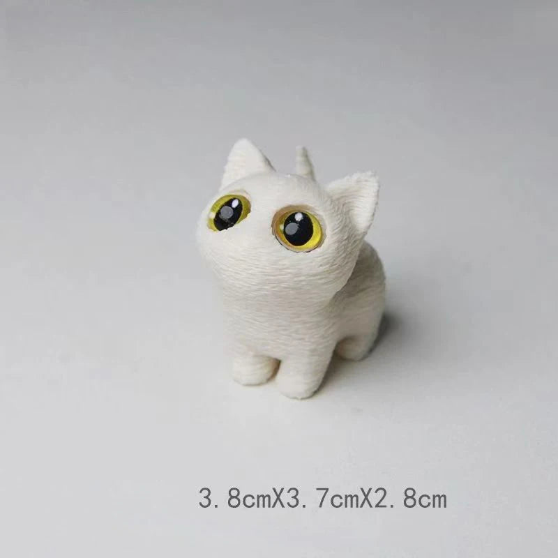 figurines chats miniature résine noir blanc yeux jaunes brillants cartoon mignon décoration erotiquecollector