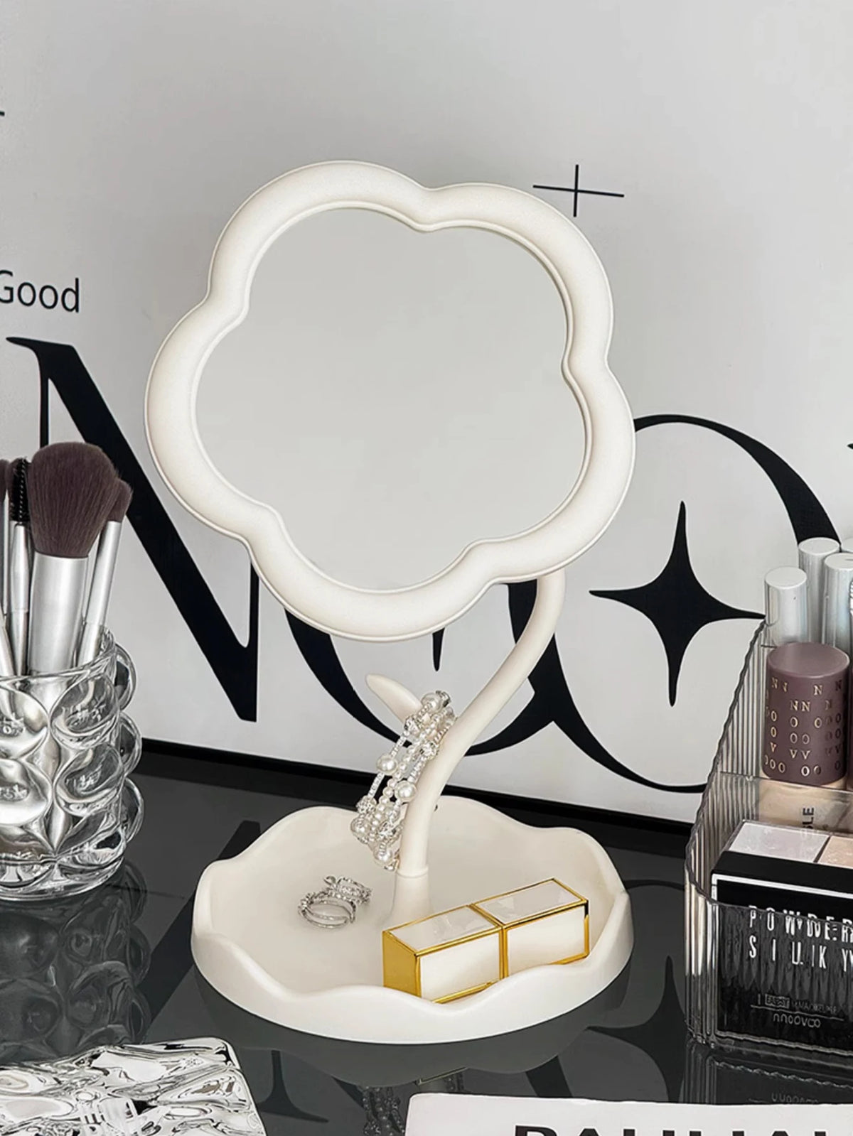 miroir table blanc crème rose poudré floral rangement maquillage bijoux calendrier