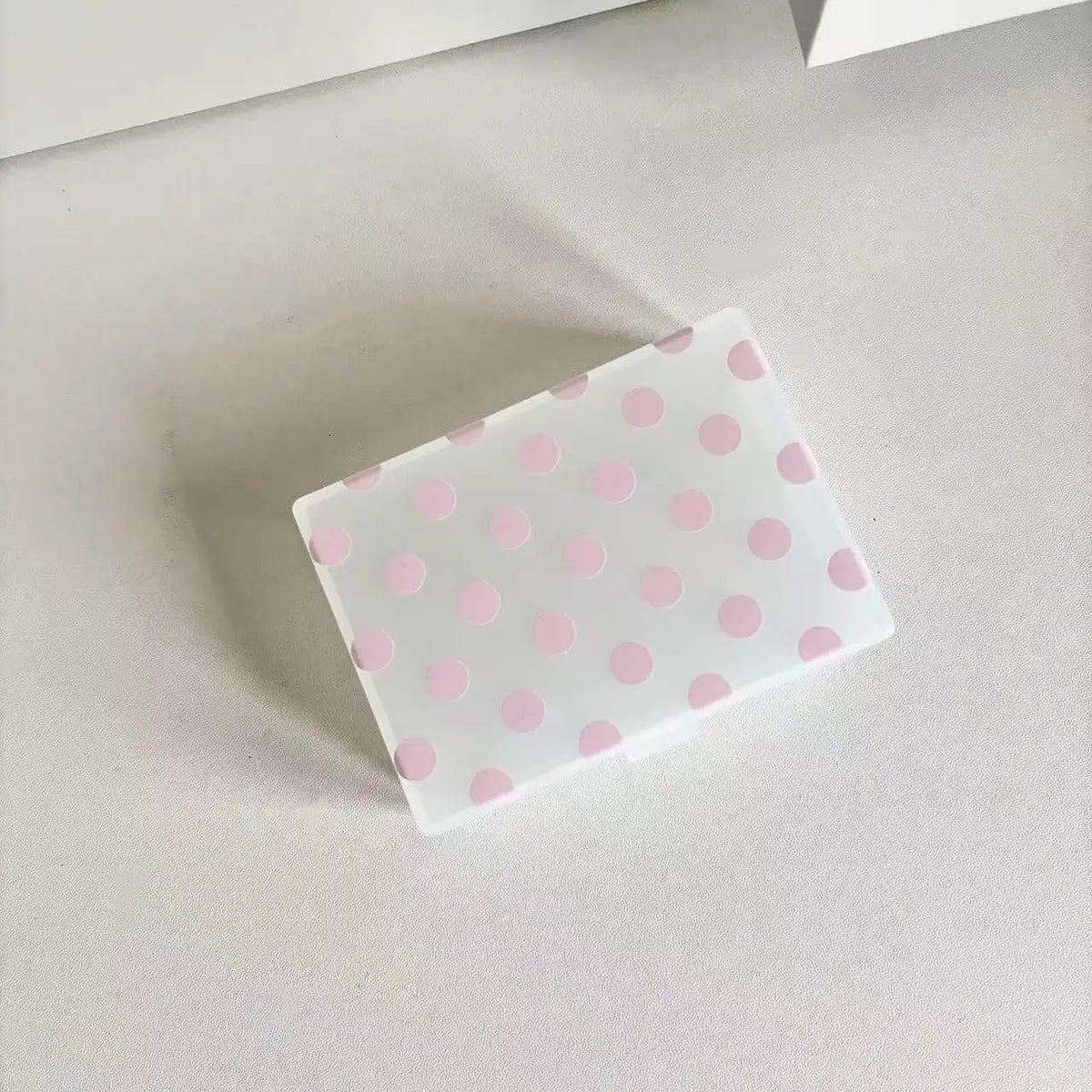 boîtes rangement réutilisables moderne blanc rose bleu marine noires points unis respectueux environnement