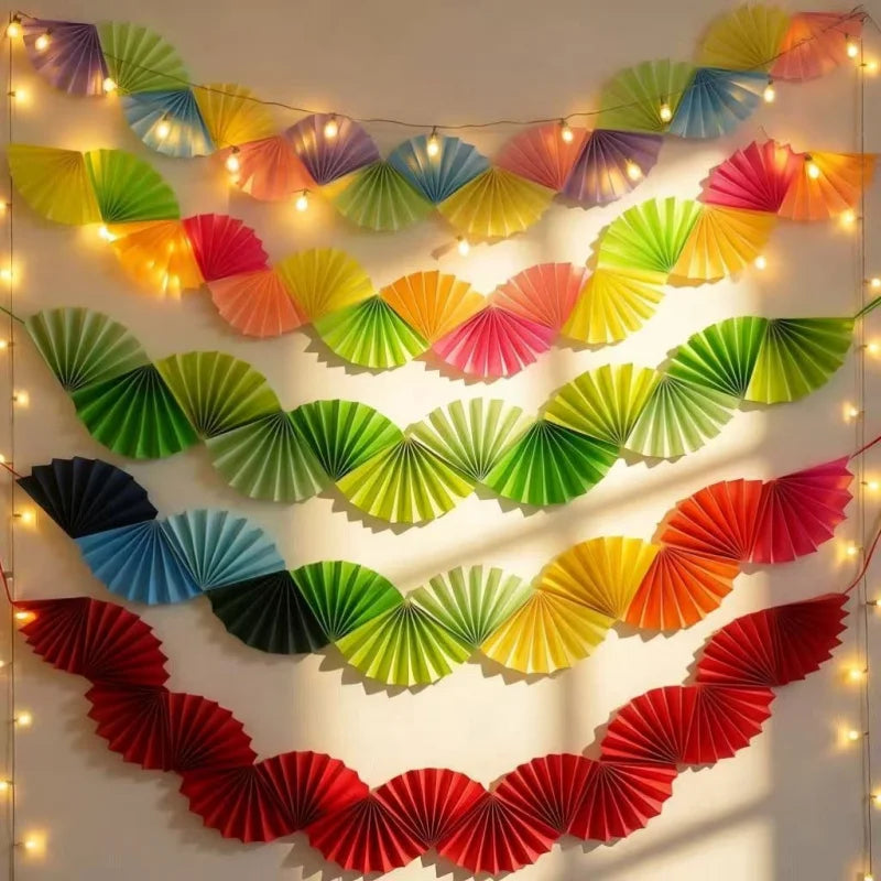 guirlande multicolore fanons pliés décoration festive anniversaire mariage éventail papier opacité festive decoratif