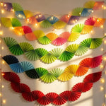 guirlande multicolore fanons pliés décoration festive anniversaire mariage éventail papier opacité festive decoratif