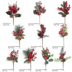 décoration noël bouquet feuilles vertes baies rouges cône pin boule rouge translucideextérieur saisonnier