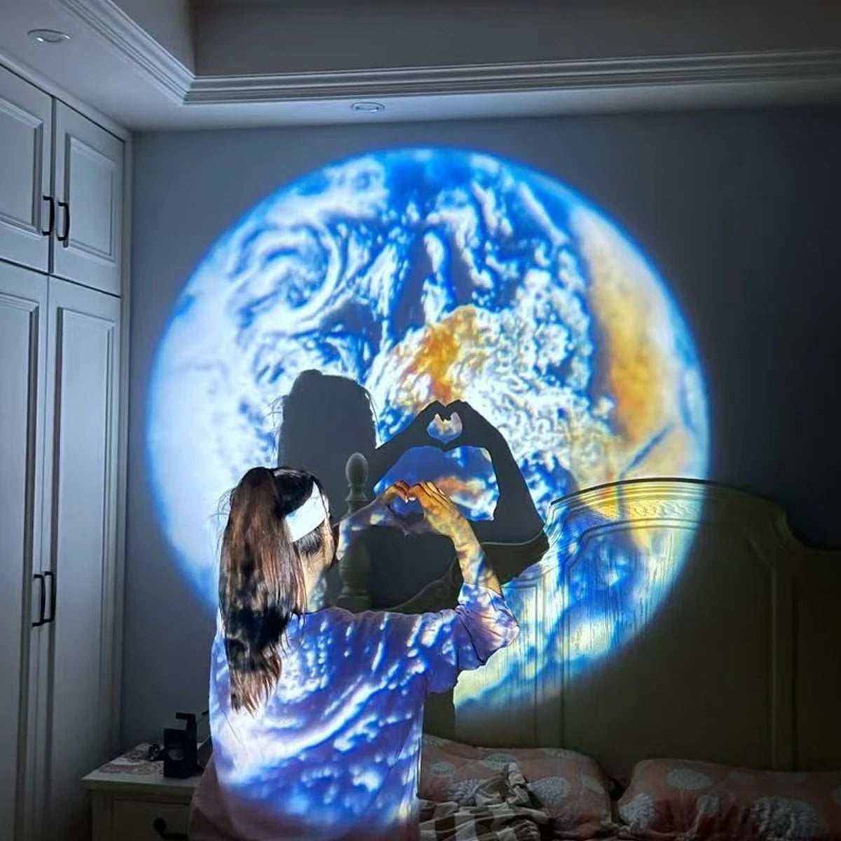 lampe led rechargeable usb projection lune atmosphère décoration murale ambiancé cratères terrestre spatial
