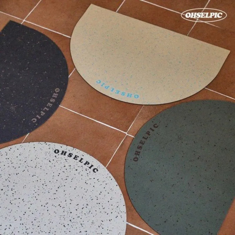 tapis sol salle bain demi cercle moderne noir beige texture poinillée absorbant