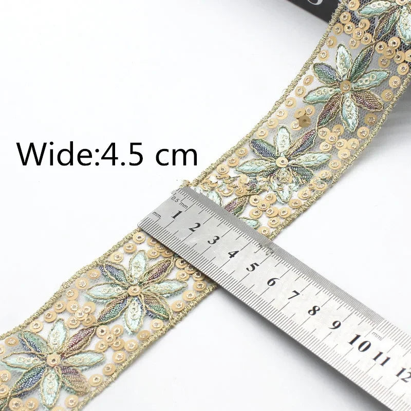 ruban décoratif fleurs brodées paillettes sequins dorés polyester mariage élégant beige marron vert bleu