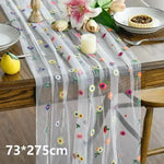 nappe tulle brodée fleurs multicolores transparent romantique décoration table mur chambre salon