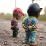 statue résine figurine tupac biggie pop art multicolore bandana tatouages chaîne dorée lunettes soleil