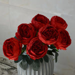 bouquet pivoines artificielles têtes roses rouges blanches decoration maison intérieur romantique