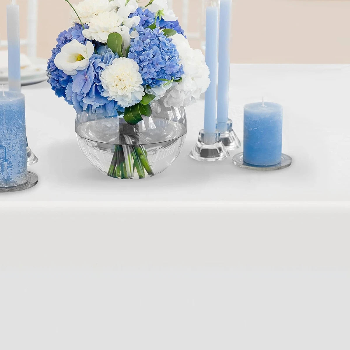 nappes blanches unies plastique opaques table manger événements mariage anniversaire deco moderne adaptable intérieurextérieur