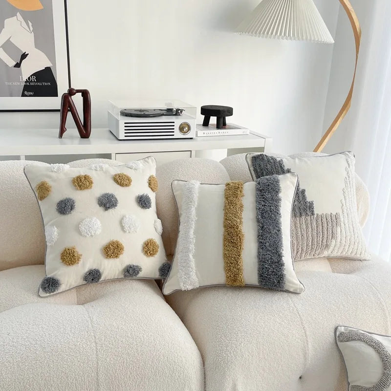 taies d'oreiller bohèmes géométriques texturées coussins décoratifs modernes pompons beige gris doré blanc