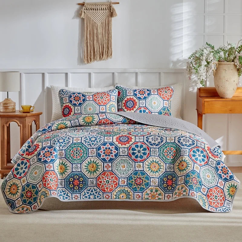 ensemble couvre lit matelassé microfibre géométrique floral boho chic multicolore rouge bleu beige taies