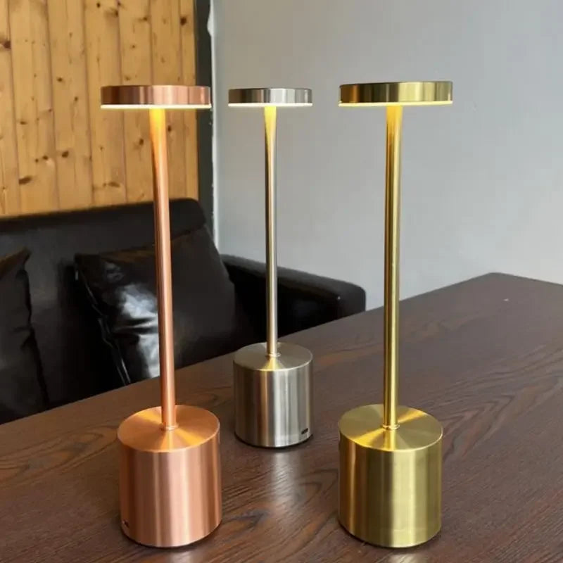 lampe led rechargeable niveaux luminosité couleurs noir rosegold doré argenté blanc moderne minimaliste
