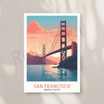 L'image représente le célèbre pont Golden Gate à San Francisco, États-Unis, avec un coucher de soleil coloré en arrière-plan.