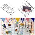 panneau decoratif grille metallique noir blanc minimaliste deco mur photo affiche supportobjetartificialflowersboulesrouges