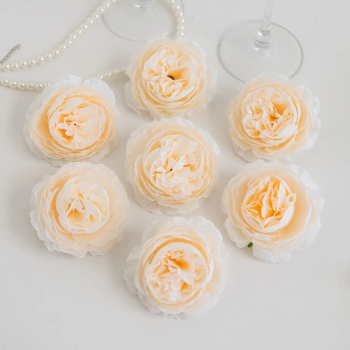 décoration intérieure mariage bouquet pivoine soie rose blanc orange rouge bleu