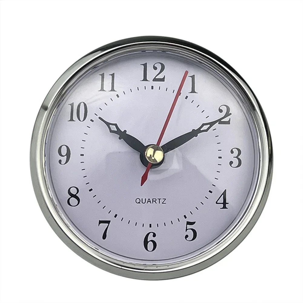 horloge murale classique cadre argenté cadran blanc aiguilles noires chiffres arabes rouge vintage 80mm