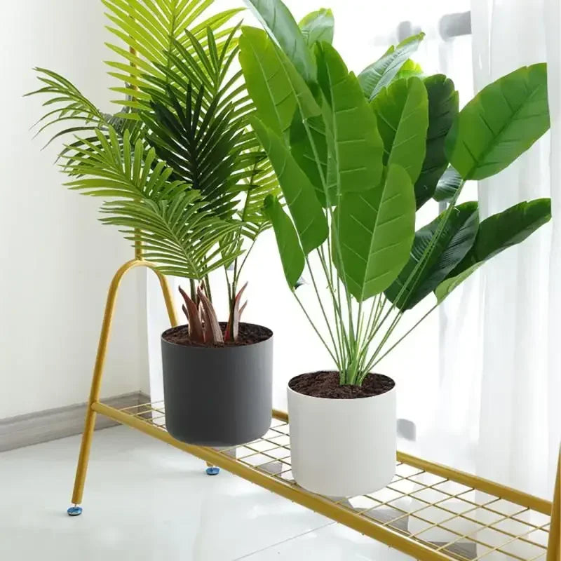 Détail du pot de fleur sur pied montrant la structure en bois