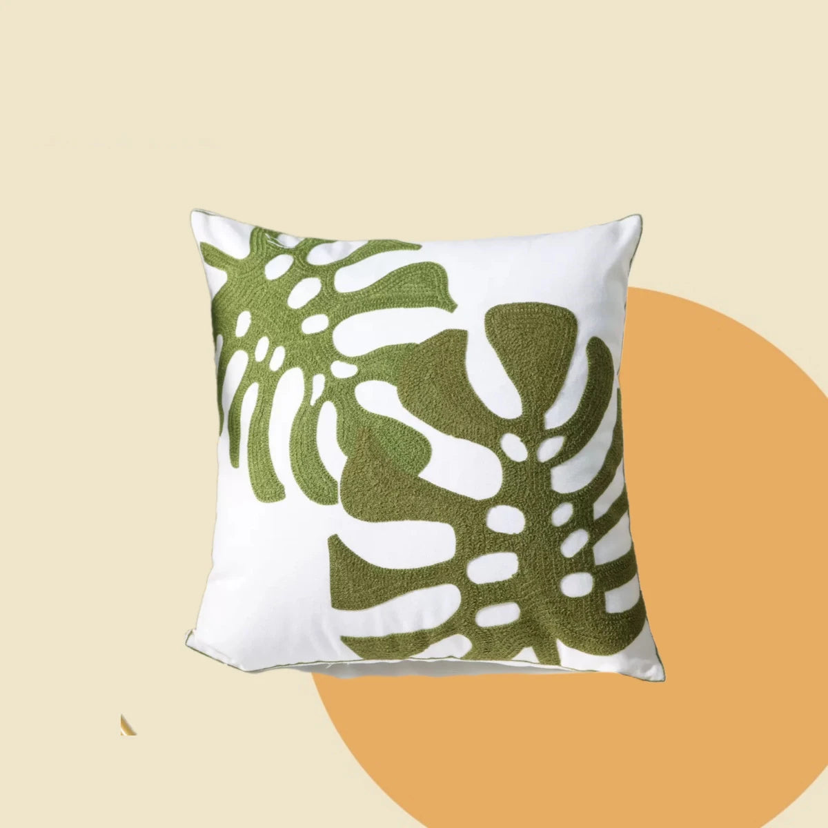 coussin carré 45x45 cm brodé feuille verte moderne décoration printanière
