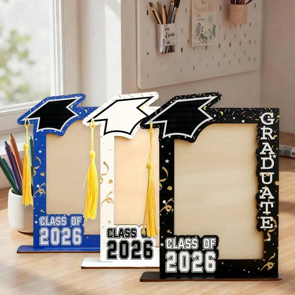 cadres photo graduation class 2026 bleu noir blanc confettis graduate hat festive